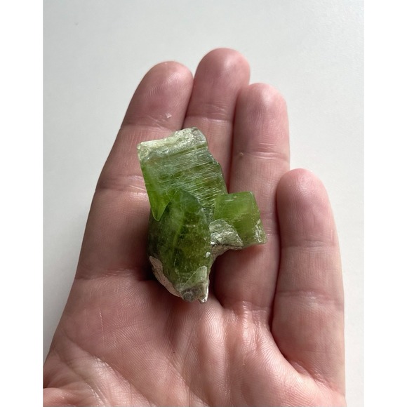 Natural Raw Peridot Crystal Mineral Specimen From Pakistan 19g Healing - Picture 2 of 10